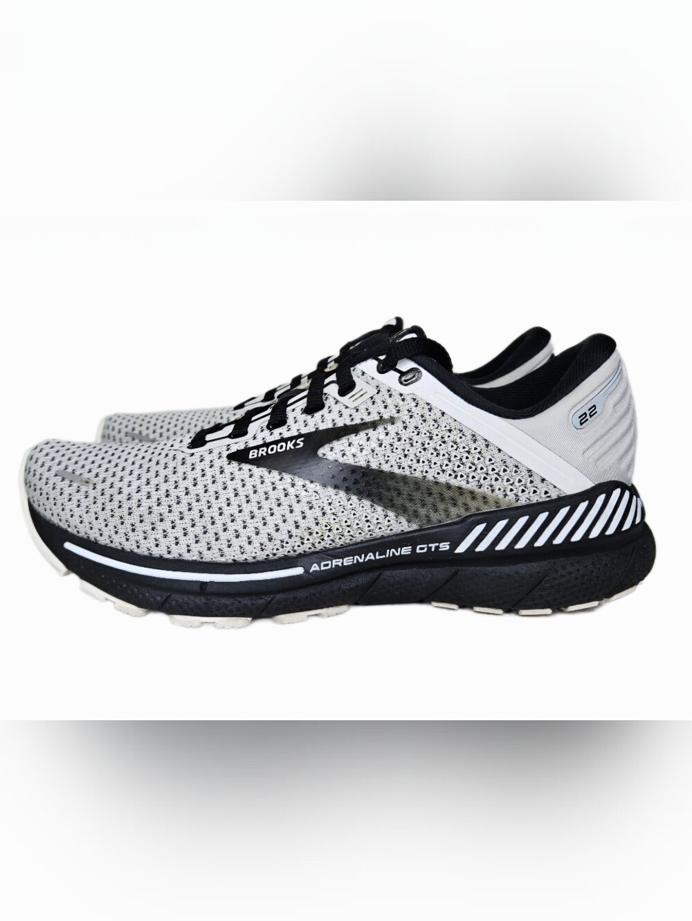 Brooks Women's Adrenaline GTS 22 Running Athletic Shoes US Size 8 Black White
